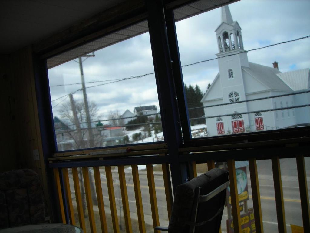 Gite Des Hauteurs Et Cafe De La Place Saint Zenon 部屋 写真
