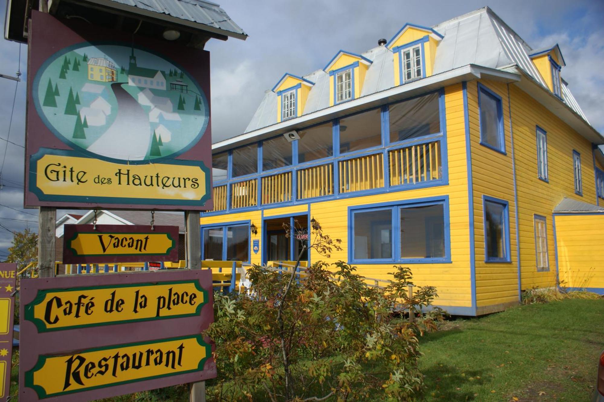 Gite Des Hauteurs Et Cafe De La Place Saint Zenon エクステリア 写真